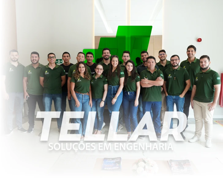 Equipe técnica da Tellar Soluções trabalhando no desenvolvimento e homologação de projetos solares